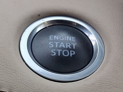 Used 2021 Toyota Highlander XLE image 27