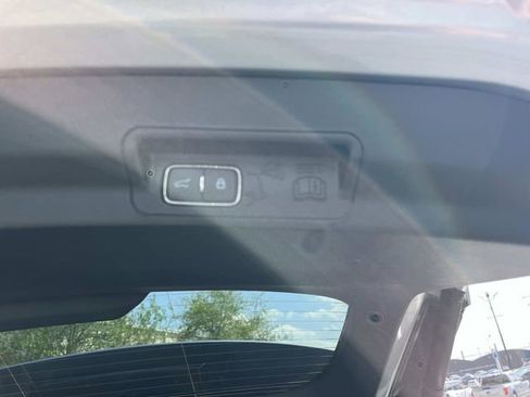 Certified 2024 Ford Explorer XLT RWD image 16