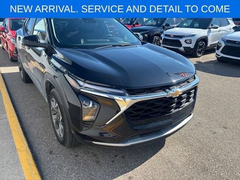 Used 2024 Chevrolet Trax LT w/ Driver Confidence Package FWD image 6