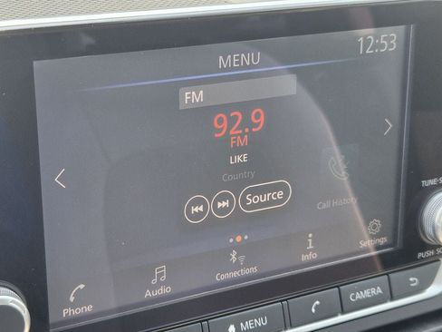 Used 2025 Nissan Altima 2.5 SV FWD image 17