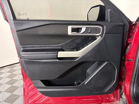Used 2020 Ford Explorer XLT RWD image 17