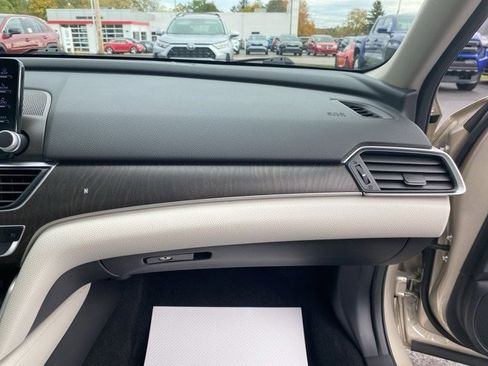 Used 2018 Honda Accord Touring image 53