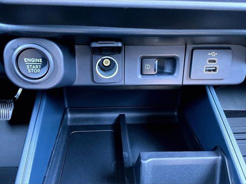 New 2026 Ford Maverick Lariat w/ Black Appearance Package image 24