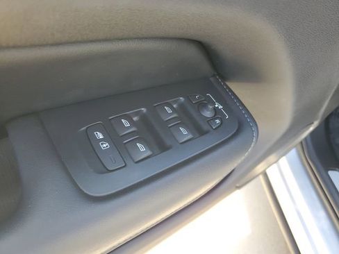 Used 2022 Volvo XC60 T8 Inscription w/ Advanced Package image 14