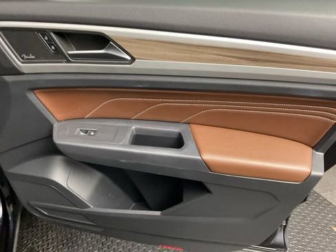 Used 2021 Volkswagen Atlas SEL Premium image 30