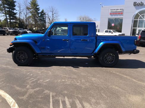 New 2026 Jeep Gladiator Sport image 11