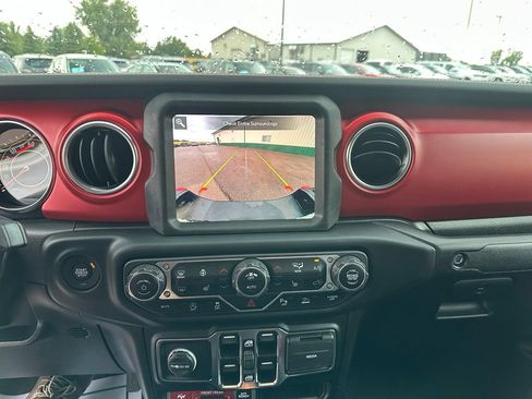 Used 2023 Jeep Gladiator Rubicon w/ LED Lighting Group AWD/4WD image 17
