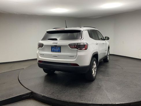 Used 2024 Jeep Compass Latitude AWD/4WD image 7