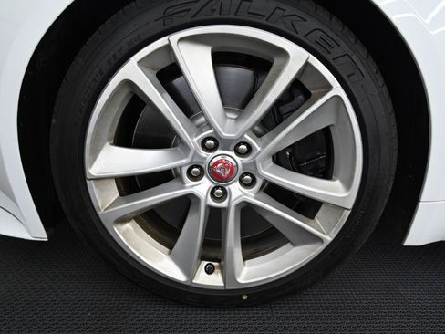 Used 2016 Jaguar F-TYPE S w/ Suedecloth Interior Pack AWD/4WD image 37