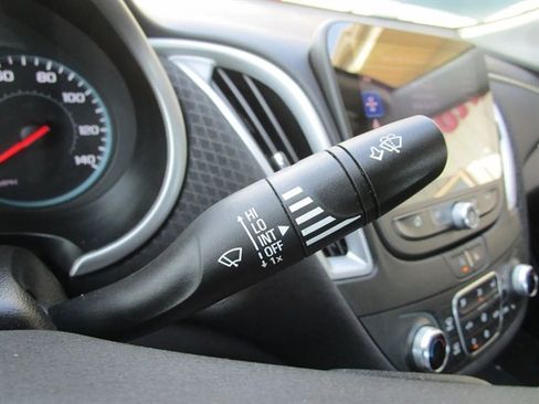 Used 2024 Chevrolet Malibu LT image 32