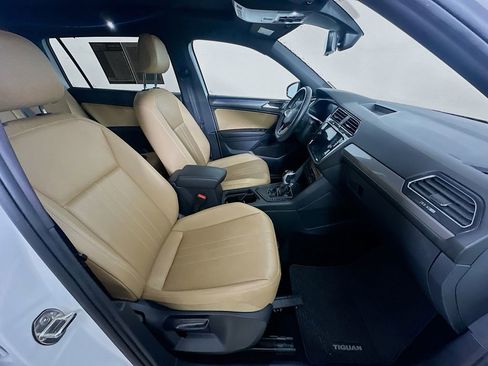 Used 2023 Volkswagen Tiguan SE R-Line image 12