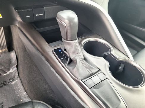 Used 2024 Toyota Camry SE image 16