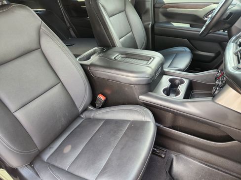 Used 2022 Chevrolet Tahoe Z71 w/ Luxury Package AWD/4WD image 20
