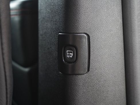 Used 2019 Dodge Grand Caravan GT FWD image 17