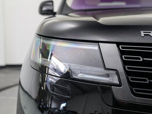 Used 2023 Land Rover Range Rover SE image 14