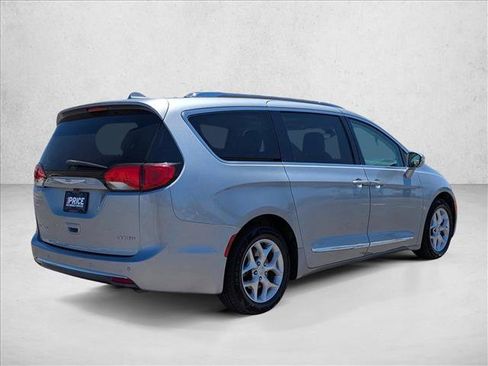 Used 2019 Chrysler Pacifica Limited FWD image 5