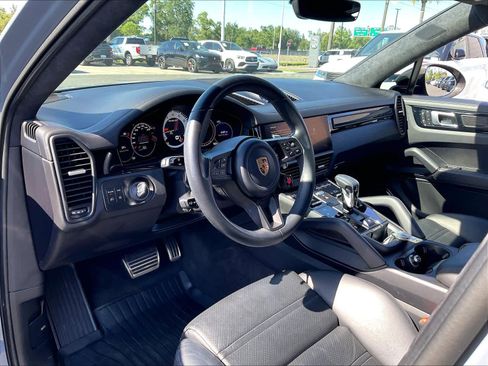 Used 2022 Porsche Cayenne Turbo GT AWD/4WD image 16