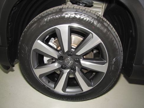 Certified 2025 Honda Pilot Touring image 26