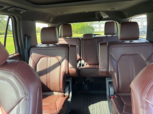 Used 2022 Ford Expedition Limited image 28