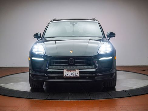 Certified 2026 Porsche Macan AWD/4WD image 6