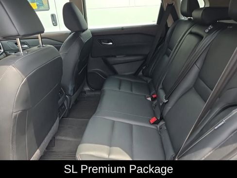 Used 2023 Nissan Rogue SL w/ SL Premium Package FWD image 7