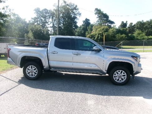 Used 2024 Toyota Tacoma SR5 image 2