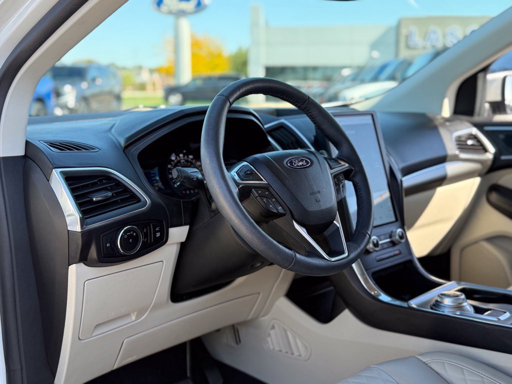 Used 2024 Ford Edge Titanium AWD/4WD image 8