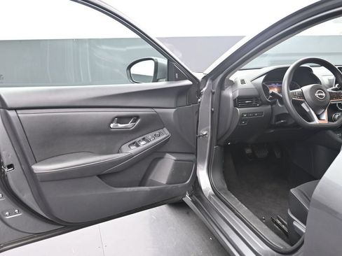 Used 2024 Nissan Sentra SV FWD image 15