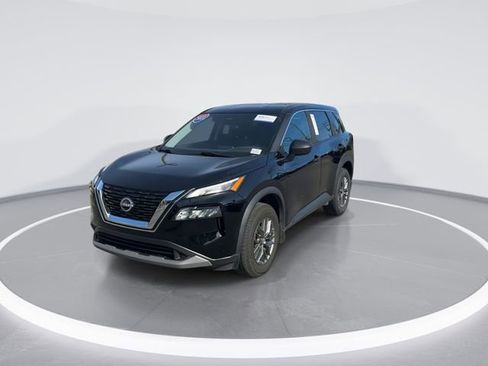 Used 2023 Nissan Rogue S AWD/4WD image 2