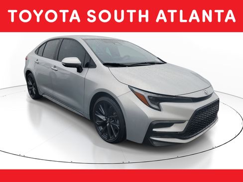 Used 2025 Toyota Corolla SE image 1