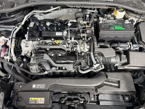 Used 2024 Toyota Corolla Cross L FWD image 39