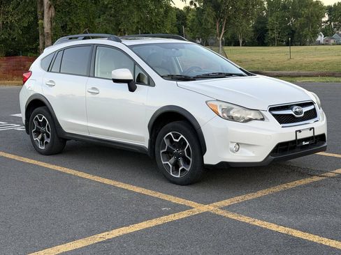 Used 2014 Subaru Crosstrek 2.0i Premium w/ Moonroof Package AWD/4WD image 1