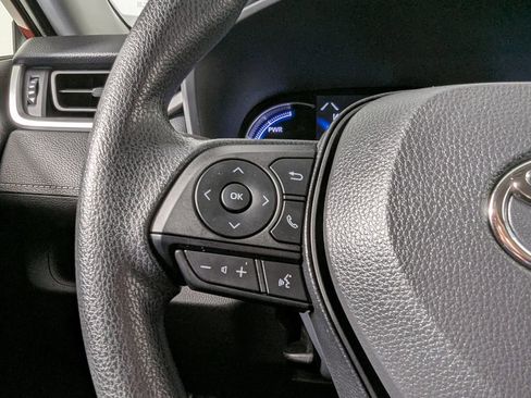 Certified 2025 Toyota RAV4 XLE image 33