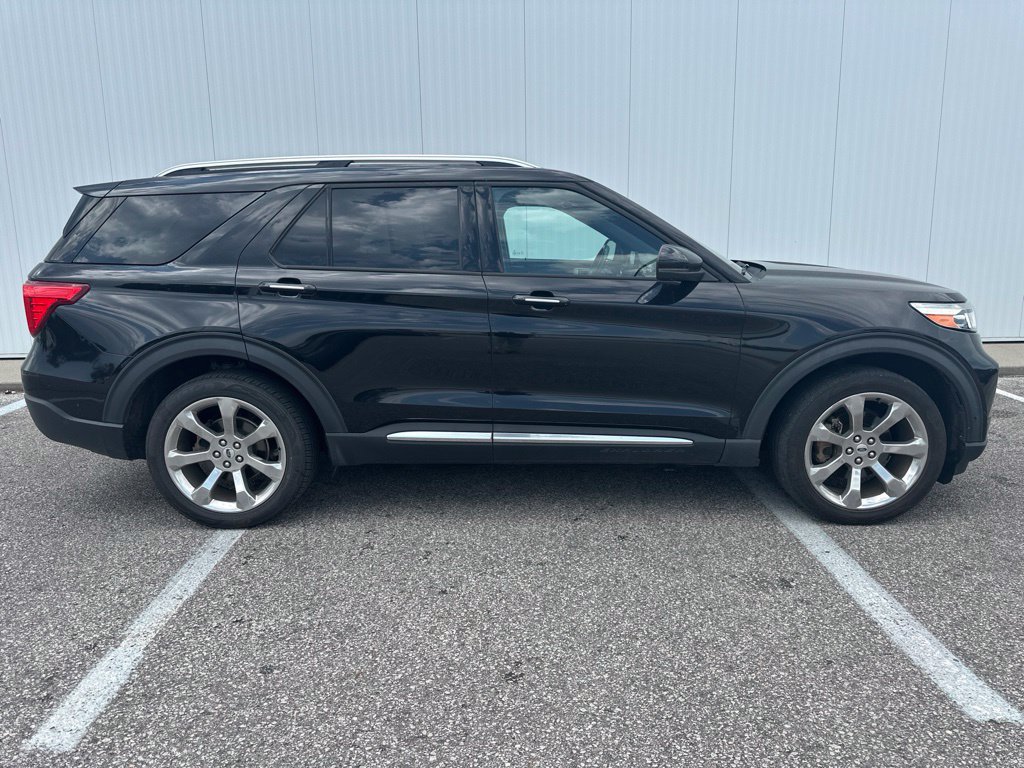 Certified 2020 Ford Explorer Platinum w/ Premium Technology Package AWD/4WD image 9