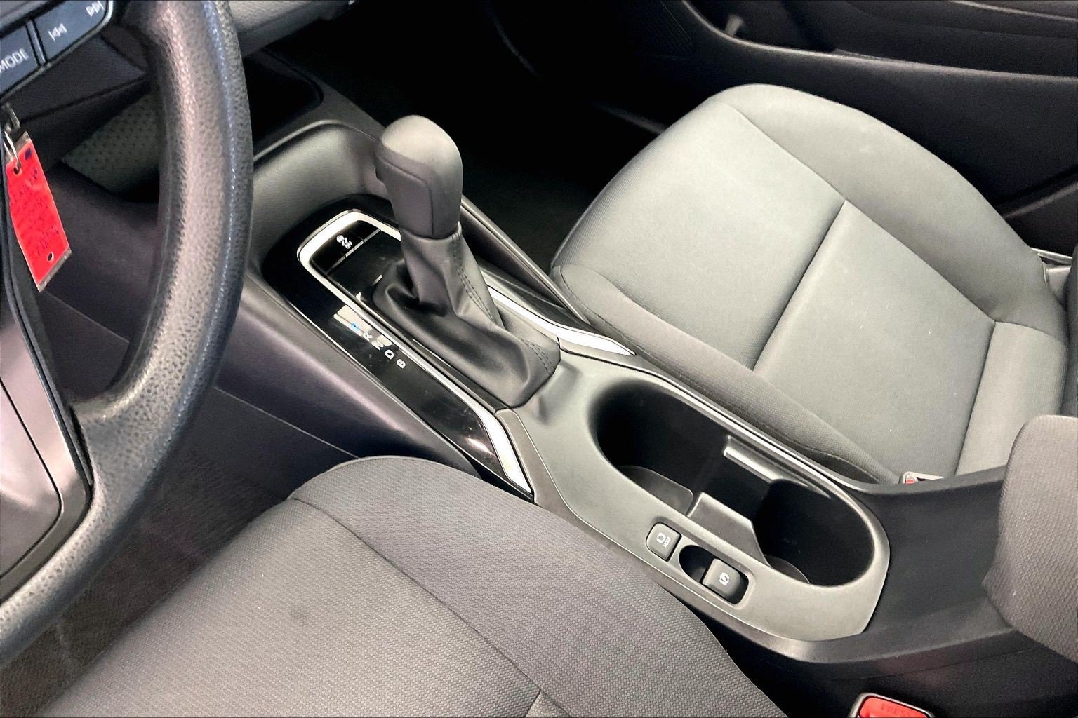Used 2025 Toyota Corolla LE FWD image 17