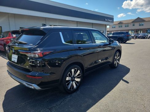 New 2026 Mitsubishi Outlander SE AWD/4WD image 10