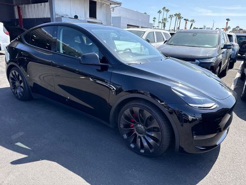 Used 2023 Tesla Model Y Performance AWD/4WD image 9