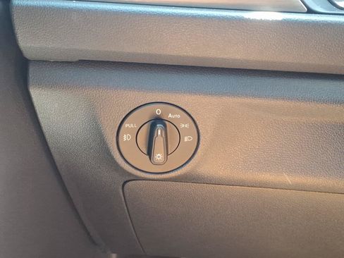 Used 2019 Volkswagen Jetta SEL Premium FWD image 15
