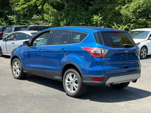 Used 2017 Ford Escape SE w/ SE Cold Weather Package FWD image 4