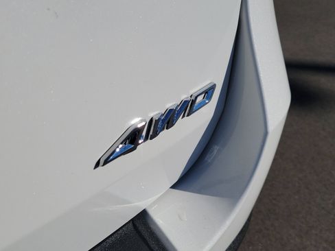 Used 2023 Ford Explorer XLT w/ Equipment Group 202A image 6