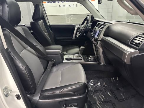 Used 2023 Toyota 4Runner SR5 Premium w/ Moonroof Package AWD/4WD image 20