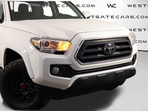 Used 2022 Toyota Tacoma SR5 w/ Technology Package RWD image 49