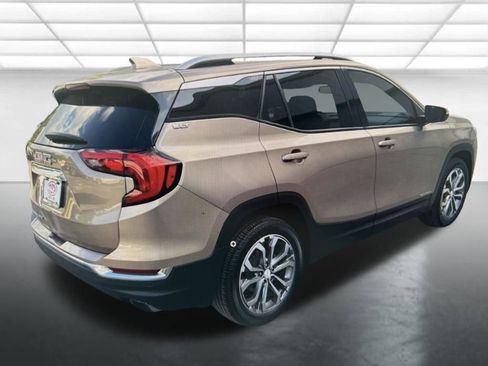 Used 2018 GMC Terrain SLT w/ Preferred Package FWD image 2