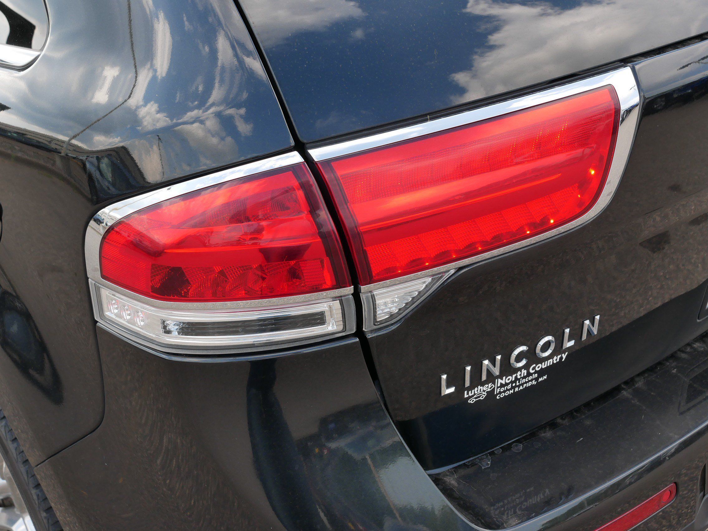Used 2013 Lincoln MKX AWD image 17
