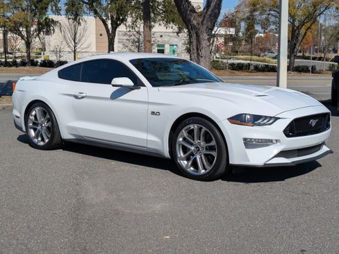 Used 2020 Ford Mustang GT Premium w/ Equipment Group 401A image 2