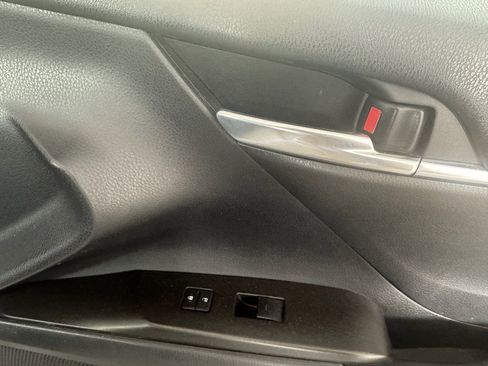 Used 2021 Toyota Camry LE image 41