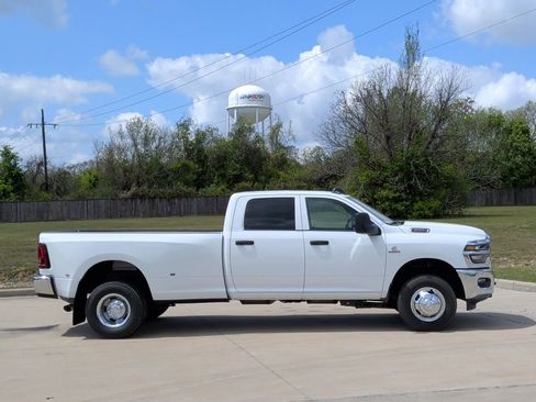 New 2026 RAM 3500 Tradesman w/ Chrome Appearance Group A AWD/4WD image 9