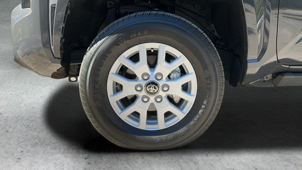 Used 2025 Toyota Tacoma SR5 AWD/4WD image 26