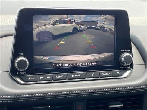 Used 2024 Nissan Rogue SV FWD image 26