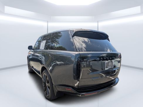 Used 2025 Land Rover Range Rover SE AWD/4WD image 5